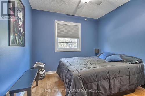 426 Pickering Crescent, Newmarket, ON - Indoor Photo Showing Bedroom