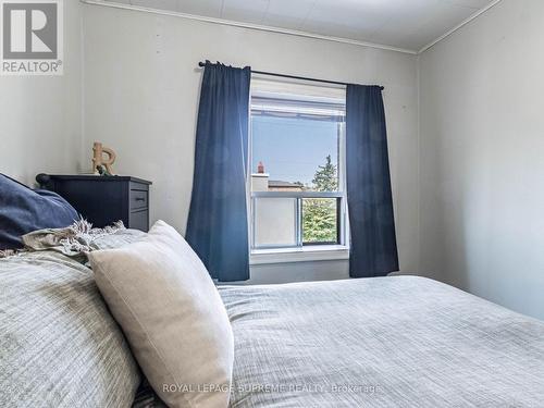 253 Harvie Avenue, Toronto, ON - Indoor Photo Showing Bedroom