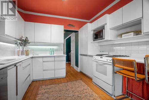 98 Macpherson Avenue, Toronto, ON - Indoor Photo Showing Kitchen