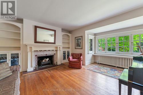 124 Roxborough Drive, Toronto, ON - Indoor Photo Showing Living Room With Fireplace