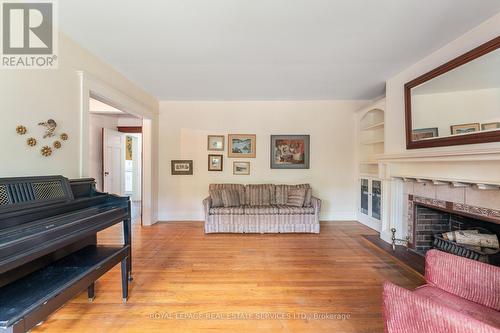 124 Roxborough Drive, Toronto, ON - Indoor Photo Showing Living Room With Fireplace