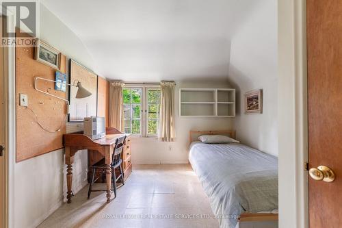 124 Roxborough Drive, Toronto, ON - Indoor Photo Showing Bedroom