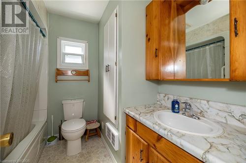 134 Paisley Drive, Chatsworth (Twp), ON - Indoor Photo Showing Bathroom