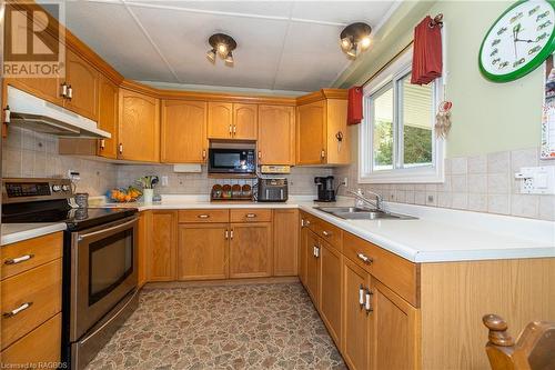 134 Paisley Drive, Chatsworth (Twp), ON - Indoor Photo Showing Kitchen With Double Sink