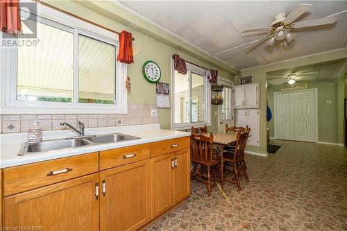 134 Paisley Drive, Chatsworth (Twp), ON - Indoor Photo Showing Kitchen With Double Sink