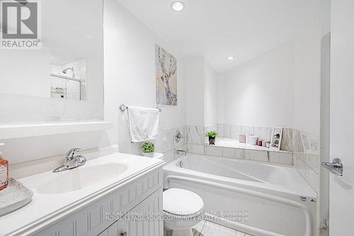 1406 - 208 Queens Quay W, Toronto, ON - Indoor Photo Showing Bathroom