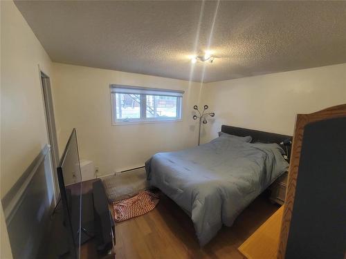 53 Fife Close, Brandon, MB - Indoor Photo Showing Bedroom