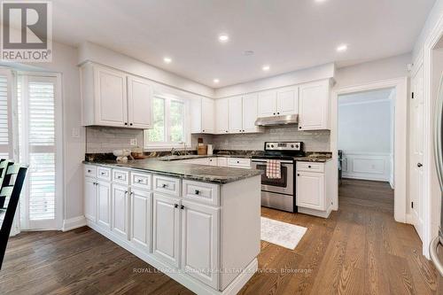 4235 Spruce Avenue, Burlington, ON - Indoor Photo Showing Kitchen