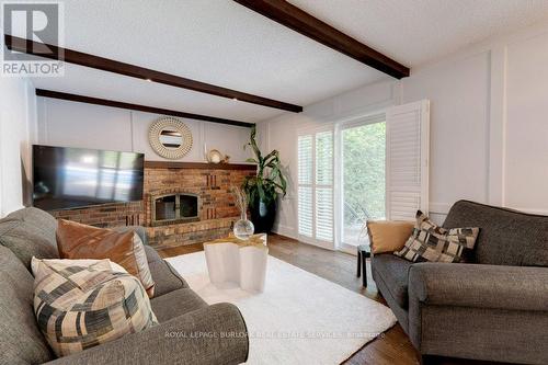 4235 Spruce Avenue, Burlington (Shoreacres), ON - Indoor Photo Showing Living Room With Fireplace