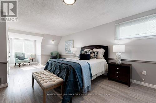 4235 Spruce Avenue, Burlington, ON - Indoor Photo Showing Bedroom