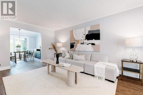 4235 Spruce Avenue, Burlington, ON - Indoor Photo Showing Living Room