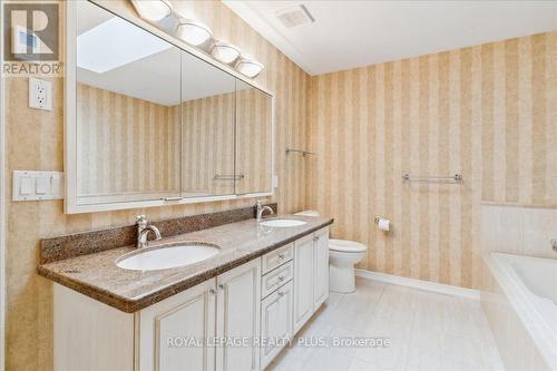 11 - 1735 The Collegeway, Mississauga (Erin Mills), ON - Indoor Photo Showing Bathroom