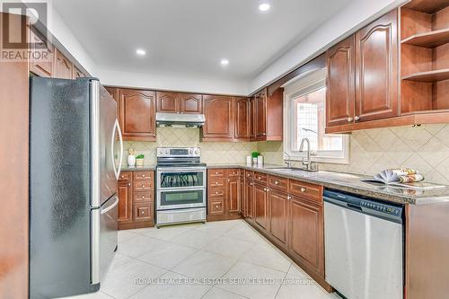 3498 Redmond Road, Mississauga, ON - Indoor Photo Showing Kitchen