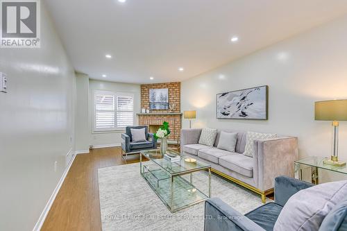 3498 Redmond Road, Mississauga (Fairview), ON - Indoor Photo Showing Living Room