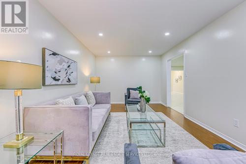 3498 Redmond Road, Mississauga (Fairview), ON - Indoor Photo Showing Living Room