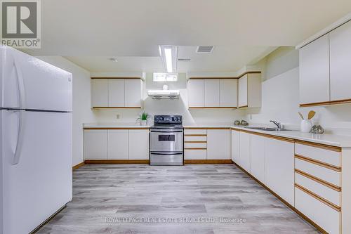 3498 Redmond Road, Mississauga, ON - Indoor Photo Showing Kitchen With Double Sink