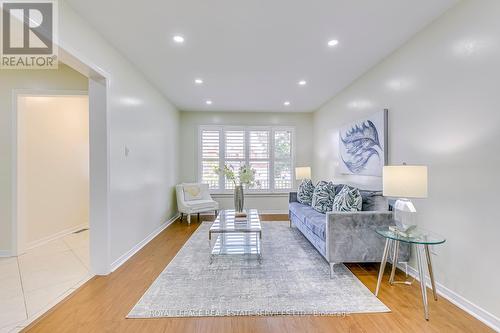 3498 Redmond Road, Mississauga (Fairview), ON - Indoor Photo Showing Living Room