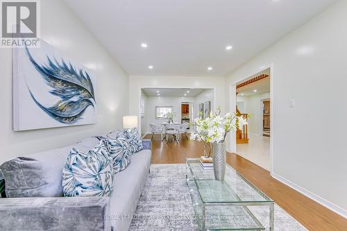 3498 Redmond Road, Mississauga (Fairview), ON - Indoor Photo Showing Living Room