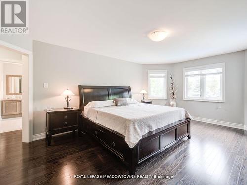 22 Oceans Pond Court, Caledon, ON - Indoor Photo Showing Bedroom