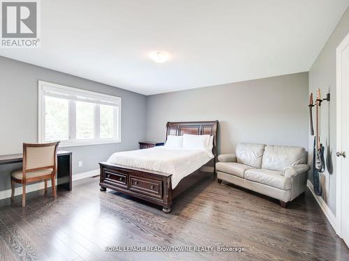 22 Oceans Pond Court, Caledon, ON - Indoor Photo Showing Bedroom