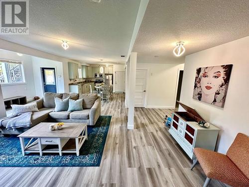 1436 Omineca Place, Prince George, BC - Indoor Photo Showing Living Room