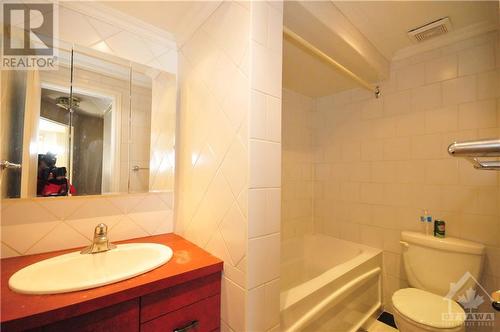 311 Presland Road Unit#A, Ottawa, ON - Indoor Photo Showing Bathroom