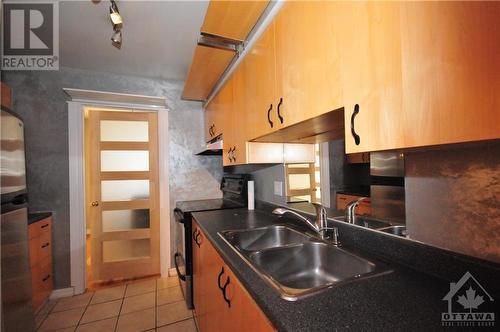 311 Presland Road Unit#A, Ottawa, ON - Indoor Photo Showing Kitchen With Double Sink