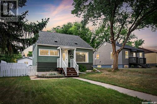 876 Monk Avenue, Moose Jaw, SK - Outdoor With Facade