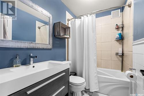 876 Monk Avenue, Moose Jaw, SK - Indoor Photo Showing Bathroom