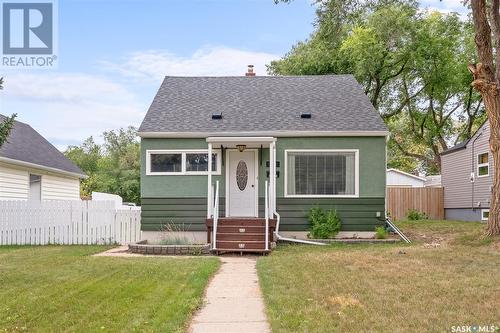 876 Monk Avenue, Moose Jaw, SK - Outdoor