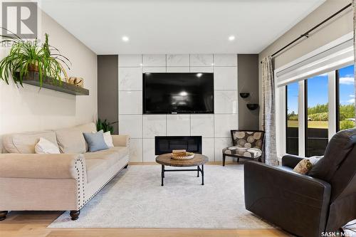 7 Stanford Road, White City, SK - Indoor Photo Showing Living Room