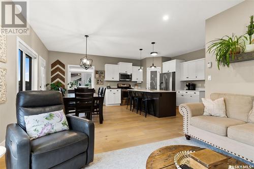 7 Stanford Road, White City, SK - Indoor Photo Showing Living Room