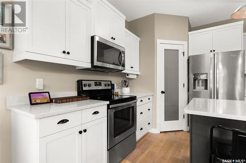 7 Stanford Road, White City, SK - Indoor Photo Showing Kitchen