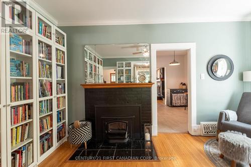 85 Elmwood Avenue E, London, ON - Indoor With Fireplace