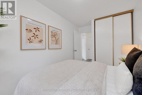 25 Mcfeeters Crescent, Clarington (Bowmanville), ON - Indoor Photo Showing Bedroom