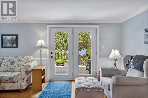 80 Laxton Twp 5Th Line, Kawartha Lakes (Kirkfield), ON - Indoor Photo Showing Living Room