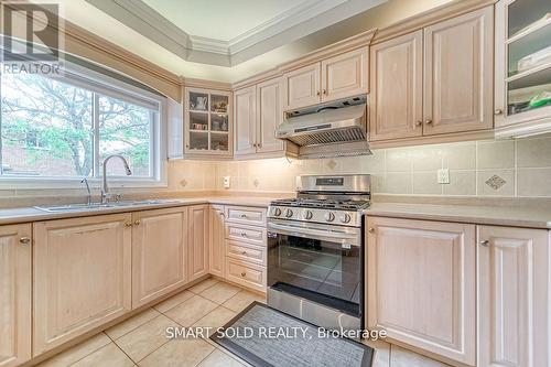 13 Manorpark Court, Markham, ON - Indoor Photo Showing Kitchen