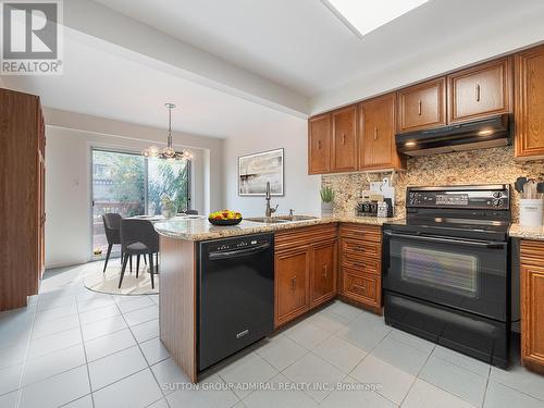 39 Mc Morran Crescent, Vaughan (Brownridge), ON - Indoor Photo Showing Kitchen With Double Sink