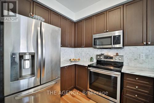 73 Luisa Street, Bradford West Gwillimbury, ON - Indoor Photo Showing Kitchen With Stainless Steel Kitchen