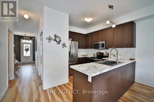 73 Luisa Street, Bradford West Gwillimbury, ON - Indoor Photo Showing Kitchen With Upgraded Kitchen