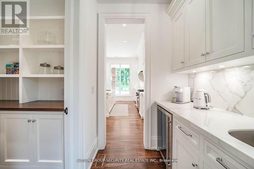 2464 15Th Side Road, New Tecumseth, ON - Indoor Photo Showing Kitchen