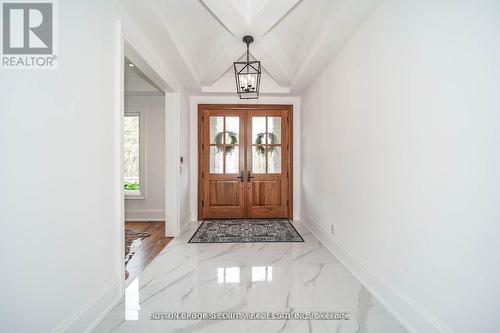 2464 15Th Side Road, New Tecumseth, ON - Indoor Photo Showing Other Room