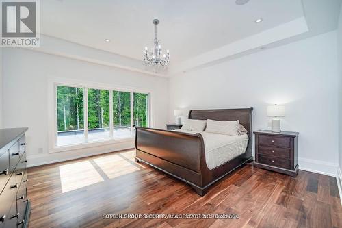 2464 15Th Side Road, New Tecumseth, ON - Indoor Photo Showing Bedroom