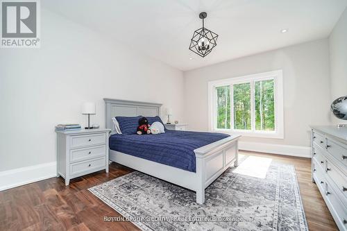 2464 15Th Side Road, New Tecumseth, ON - Indoor Photo Showing Bedroom