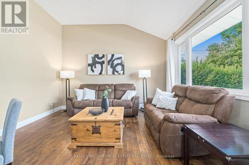 48 Mcgilvray Crescent, Halton Hills, ON - Indoor Photo Showing Living Room