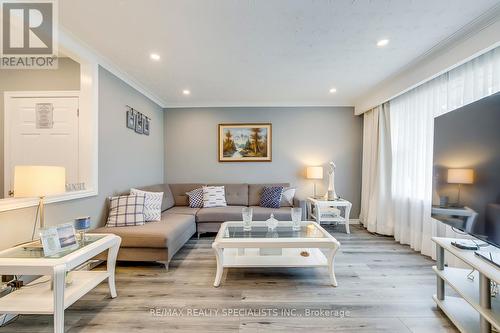 470 Kingsleigh Court, Milton (Old Milton), ON - Indoor Photo Showing Living Room