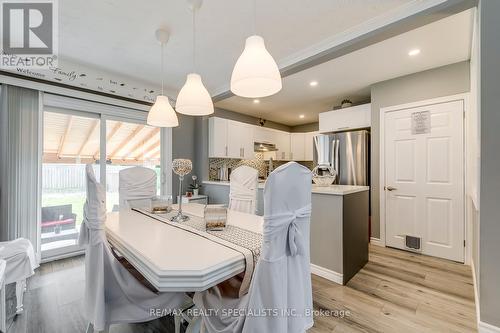 470 Kingsleigh Court, Milton (Old Milton), ON - Indoor Photo Showing Dining Room