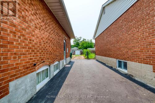 470 Kingsleigh Court, Milton (Old Milton), ON - Outdoor With Exterior