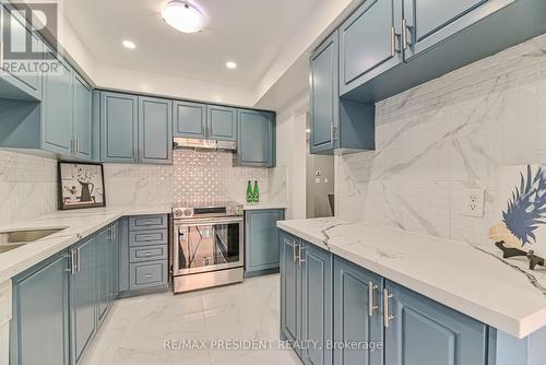 15 Triple Crown Avenue, Toronto (West Humber-Clairville), ON - Indoor Photo Showing Kitchen With Upgraded Kitchen