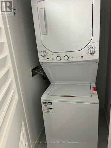 1109 - 215 Veterans Drive, Brampton, ON - Indoor Photo Showing Laundry Room